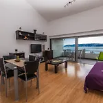 Vista Apartment *